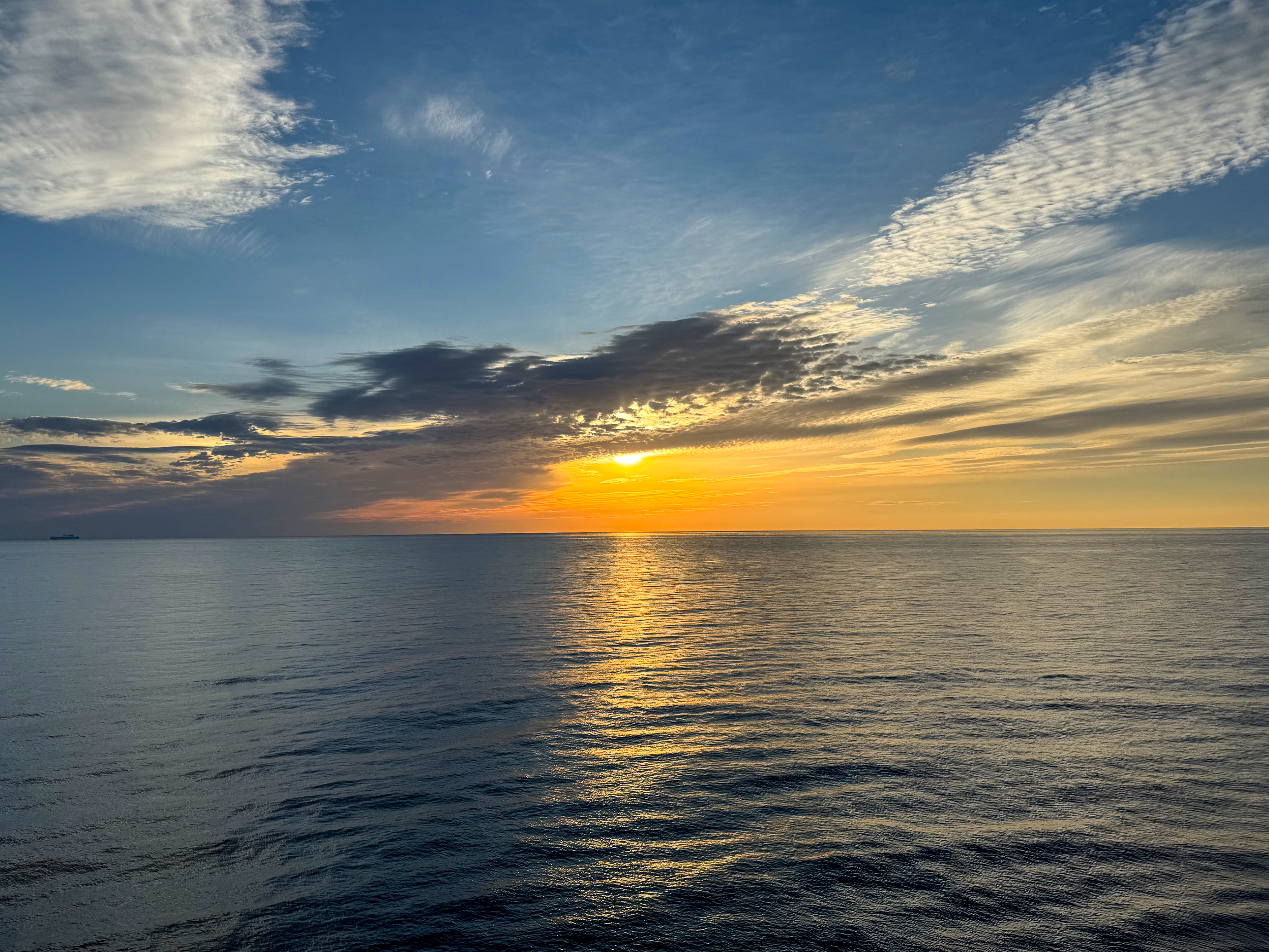 Sonne über dem Meer