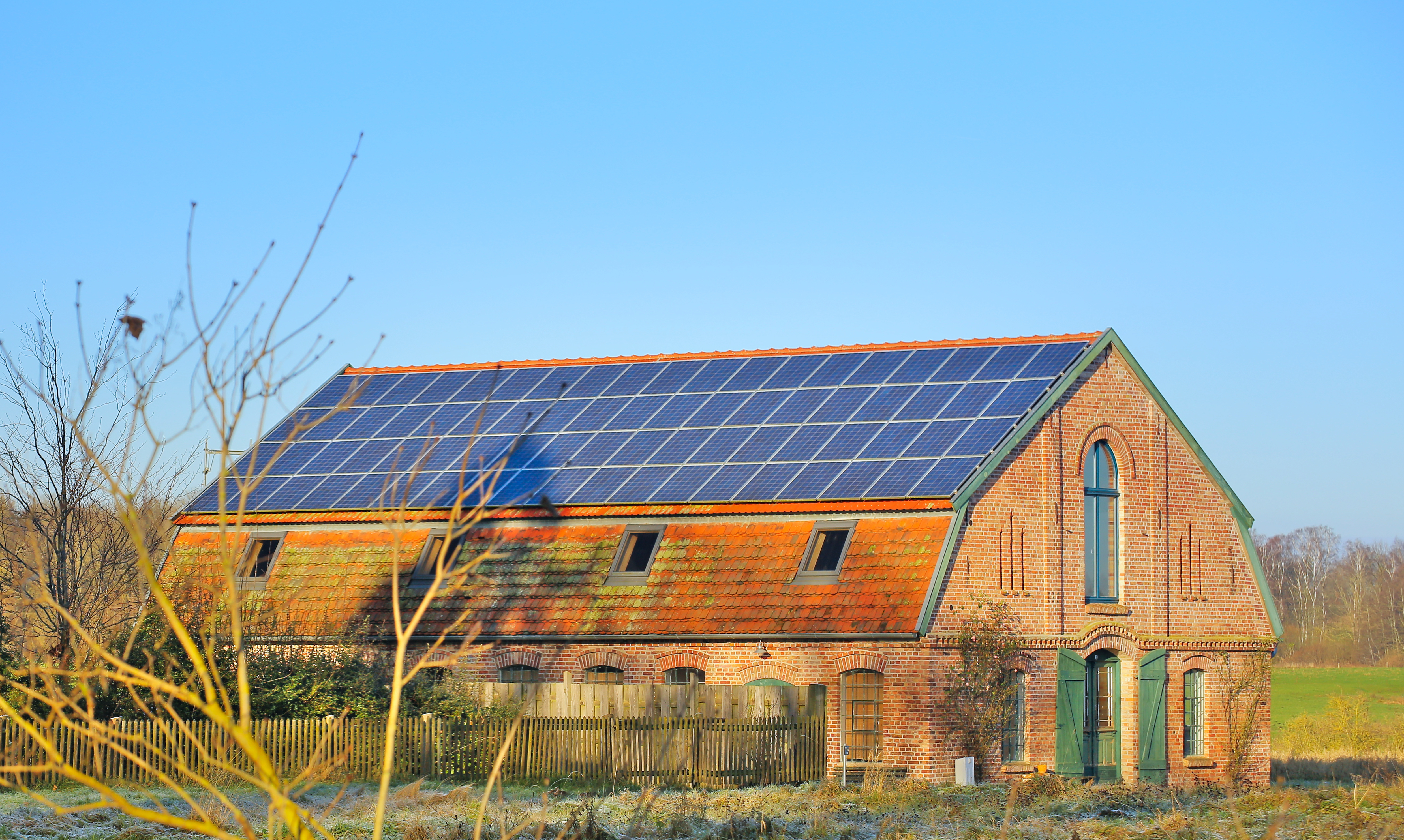 werkintegrierte Photovoltaik auf denkmalgeschütztem Gebäude