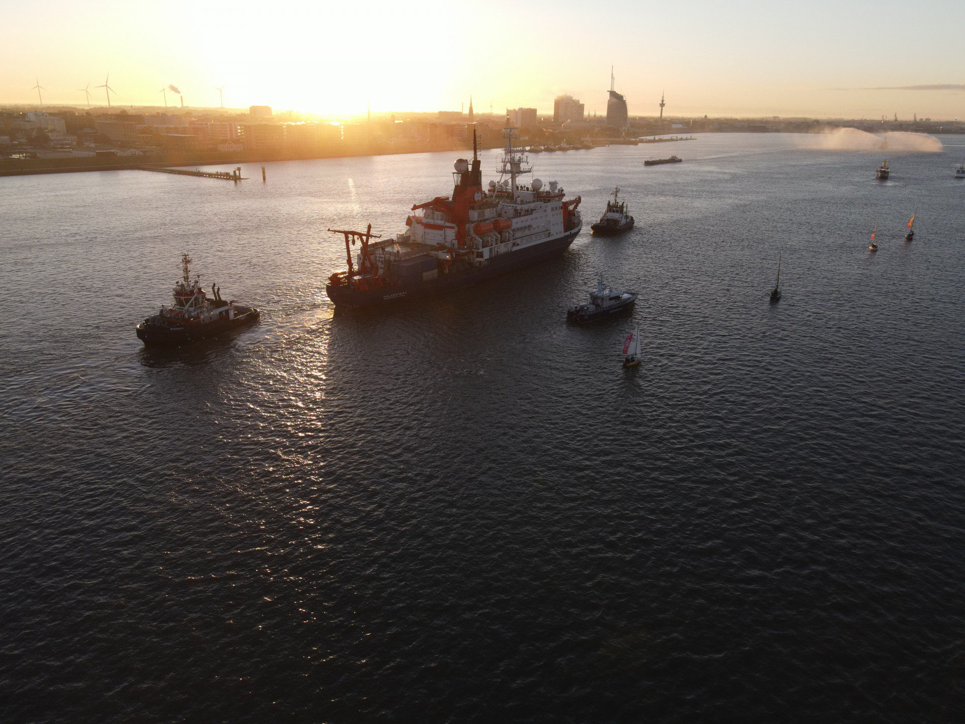 Rückkehr des Forschungsschiffes Polarstern in Bremerhaven