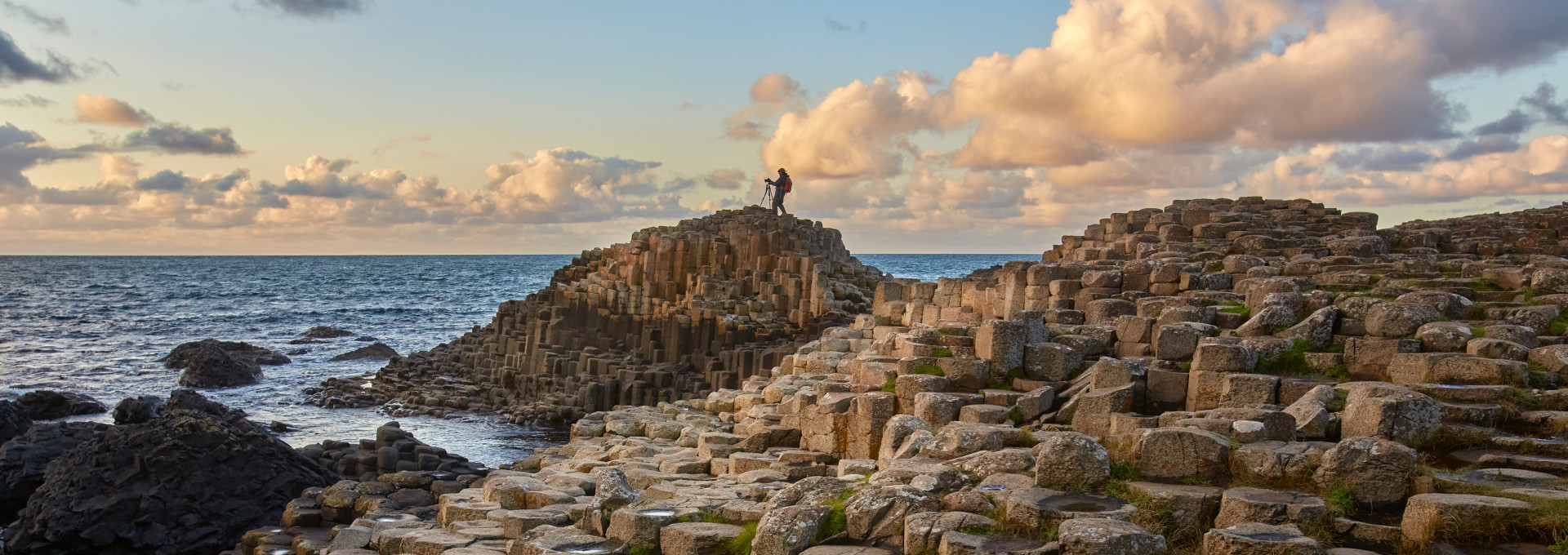 Basaltsäulen an der Küste in Nordirland