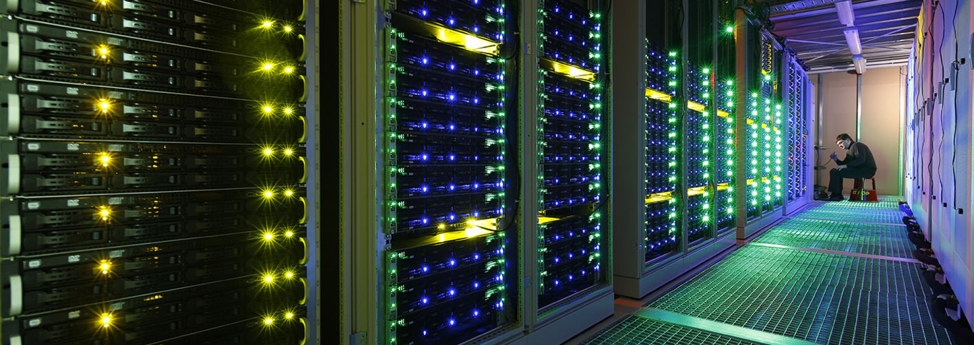Blick auf Supercomputer L-CSC im Green IT Cube