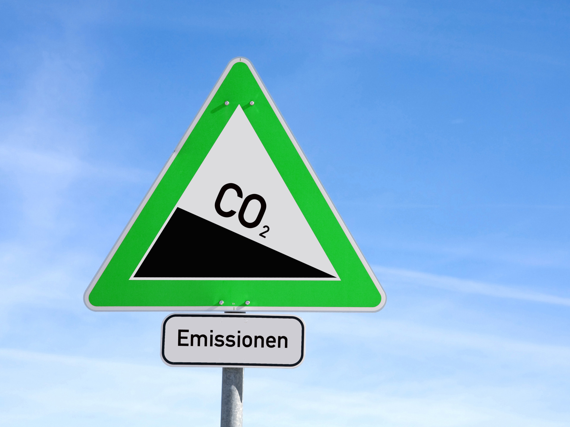 Wir müssen unsere Emissionen stark reduzieren, wenn wir die globale Erwärmung verlangsamen wollen. NETs könnten dabei helfen, ihr Einsatz ist jedoch umstritten – noch gibt es zu viele offene Fragen.