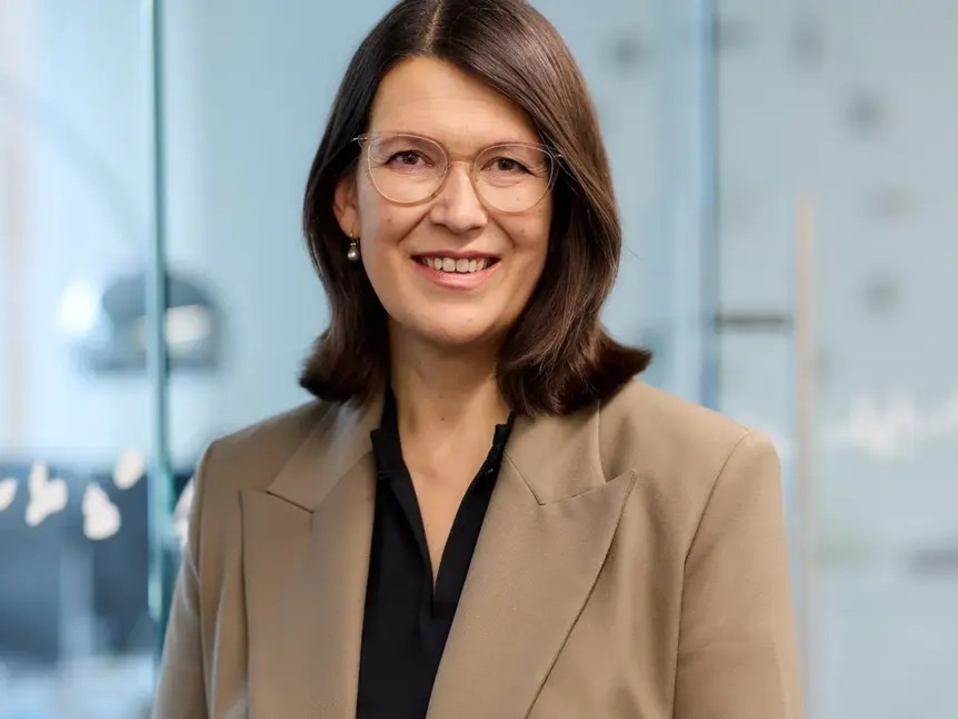 Dr. Sabine Helling-Moegen