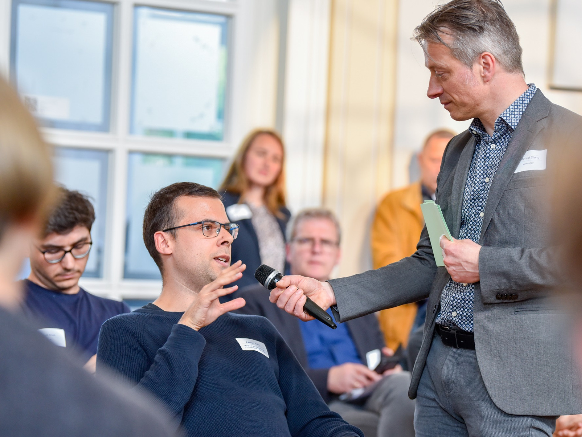 Veranstaltung im Format einer Unterhausdebatte im Festsaal Luisenstraße in Berlin