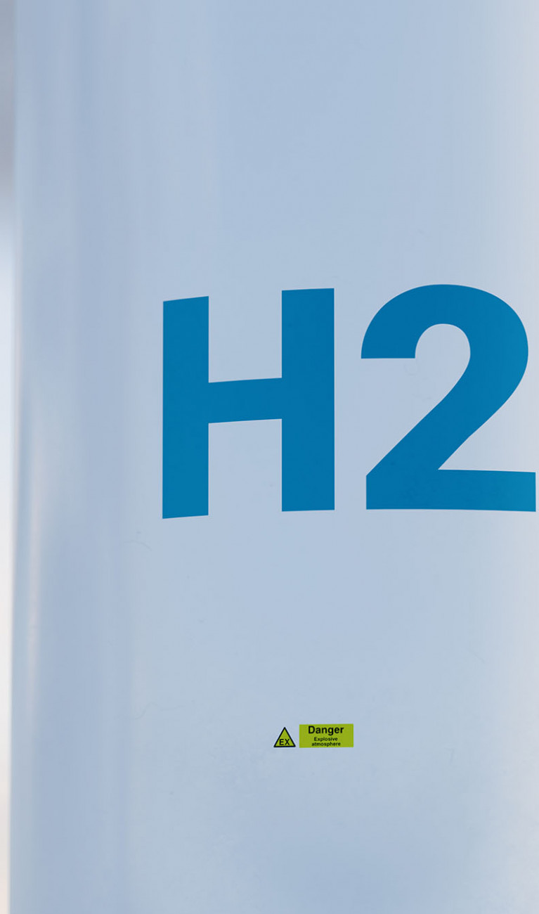 Hydrogen storage (concept image) H2