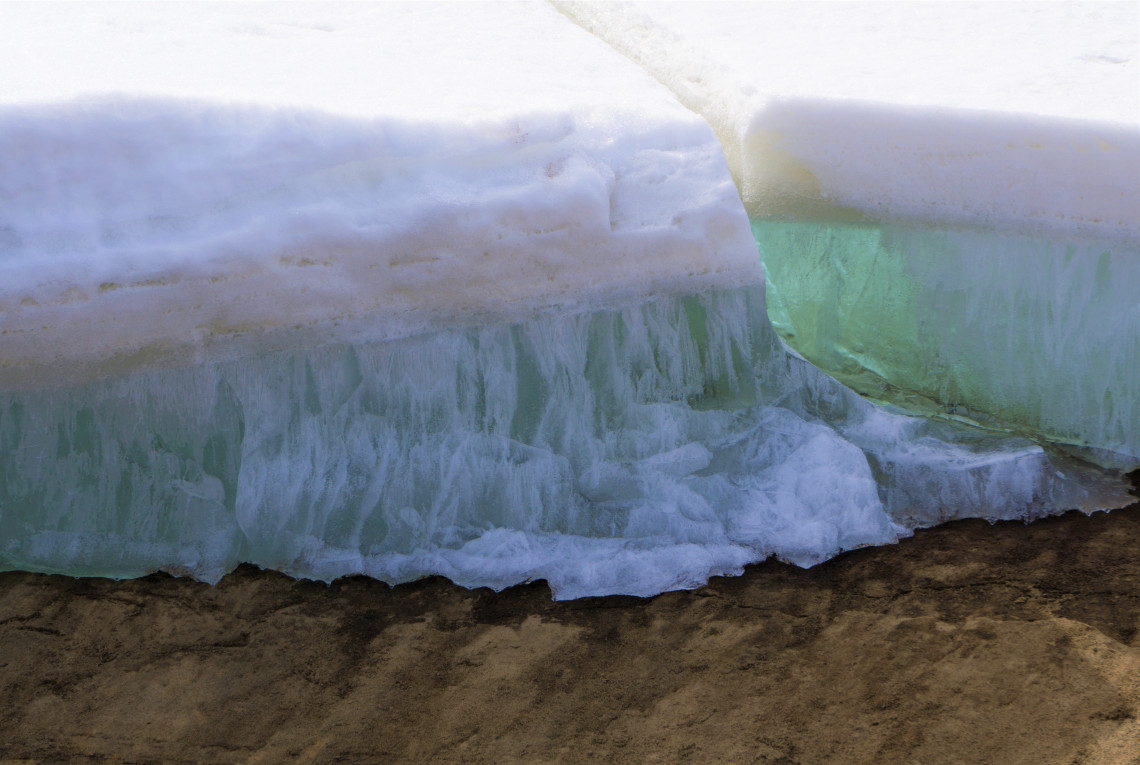 Permafrost im verschneiten Hocheisland