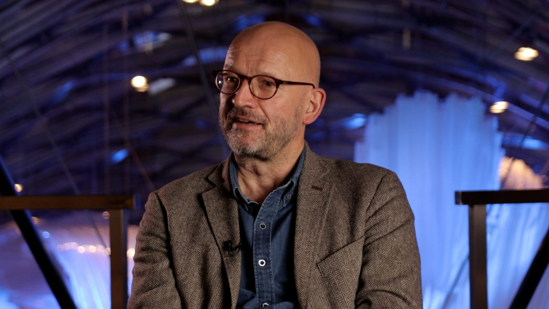 Vorschaubild Video "Roland Dittmeyer: CO₂-Gewinnung aus der Luft "